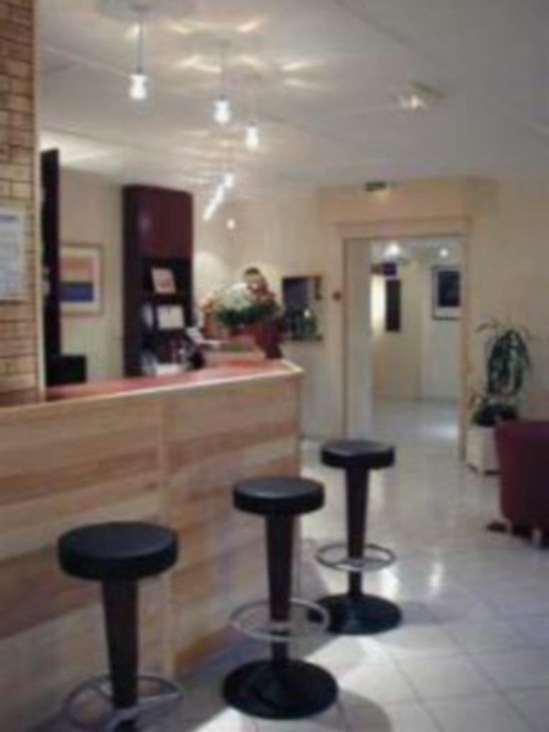 Comfort Hotel Grenoble Мейлан Ресторан фото
