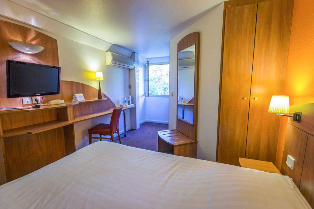 Comfort Hotel Grenoble Мейлан Номер фото